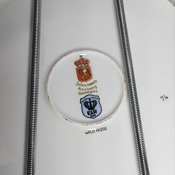 Schumann Arzberg Bavarian Gold Rim "Wild Rose" Decor Plate Collectible - Picture 4 of 4